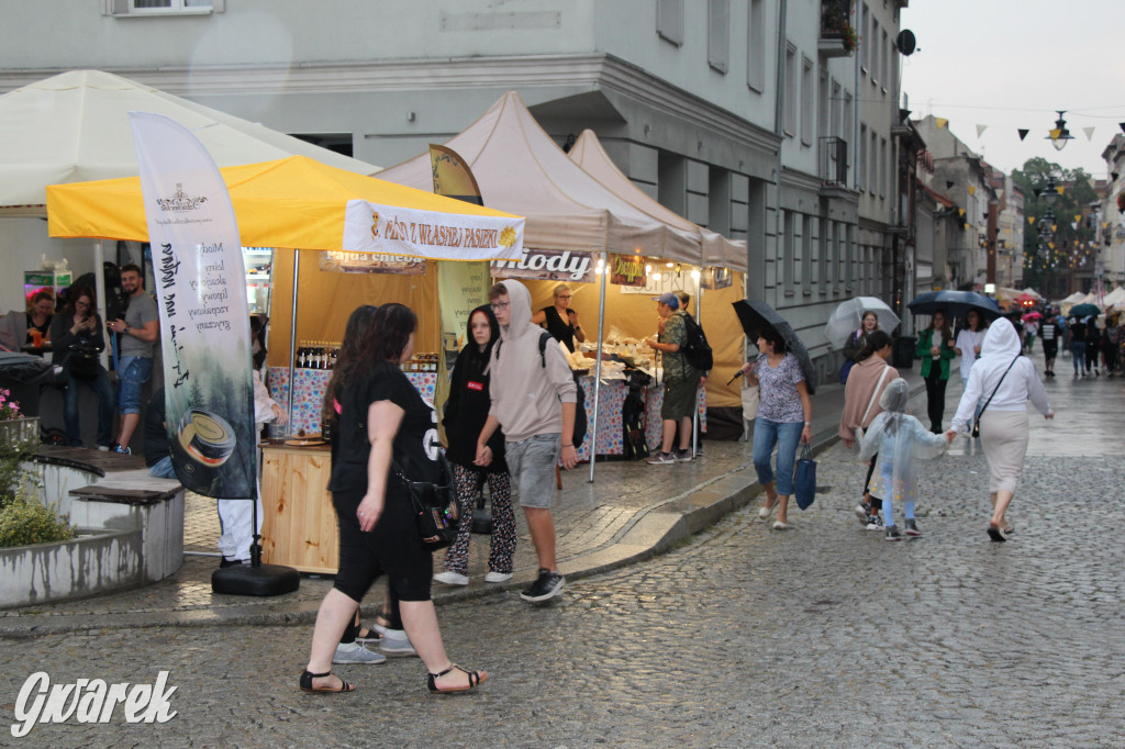 Gwarki. Na początek zaśpiewało 300 chórzystów