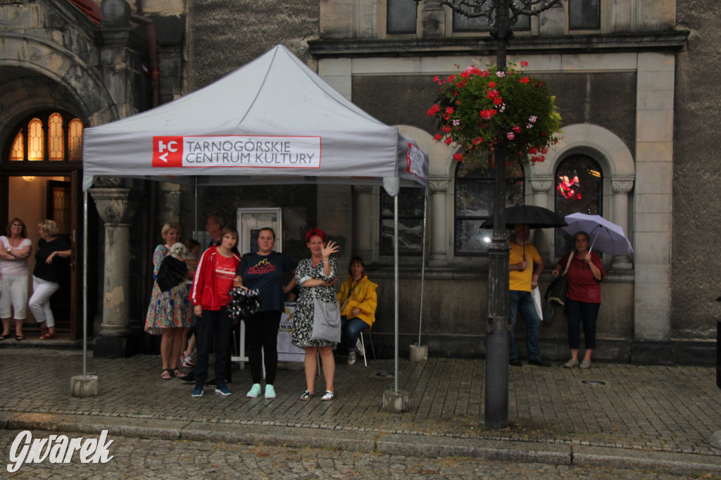 Gwarki. Na początek zaśpiewało 300 chórzystów