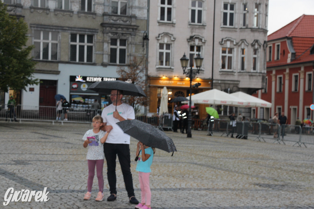 Gwarki. Na początek zaśpiewało 300 chórzystów
