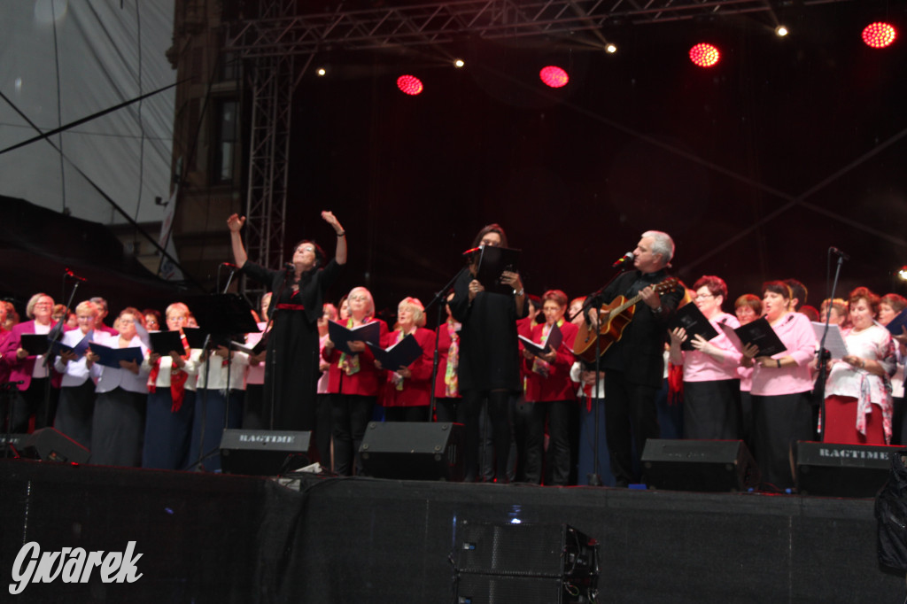 Gwarki. Na początek zaśpiewało 300 chórzystów