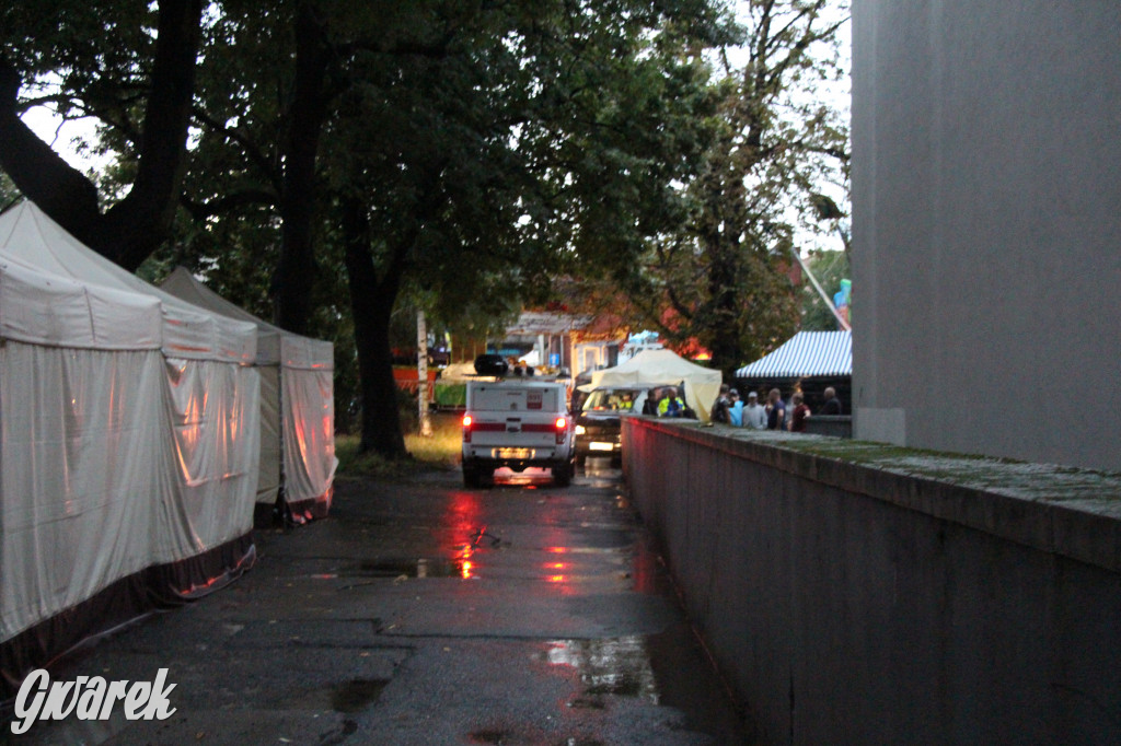 Zalane i zablokowane rondo Ranoszka