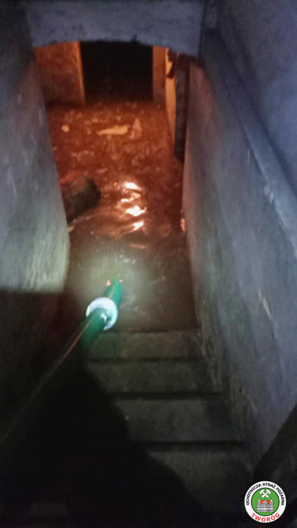 Rekordowa powódź, zamknięta hala sportowa