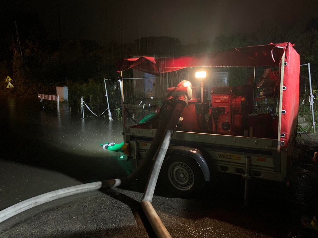 Rekordowa powódź, zamknięta hala sportowa