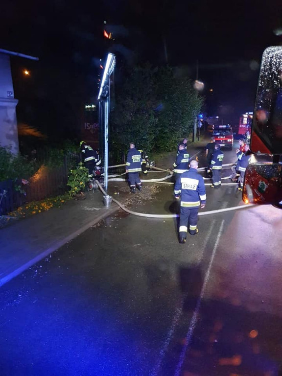 Rekordowa powódź, zamknięta hala sportowa