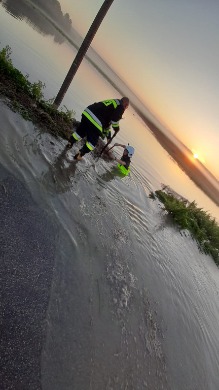 Rekordowa powódź, zamknięta hala sportowa
