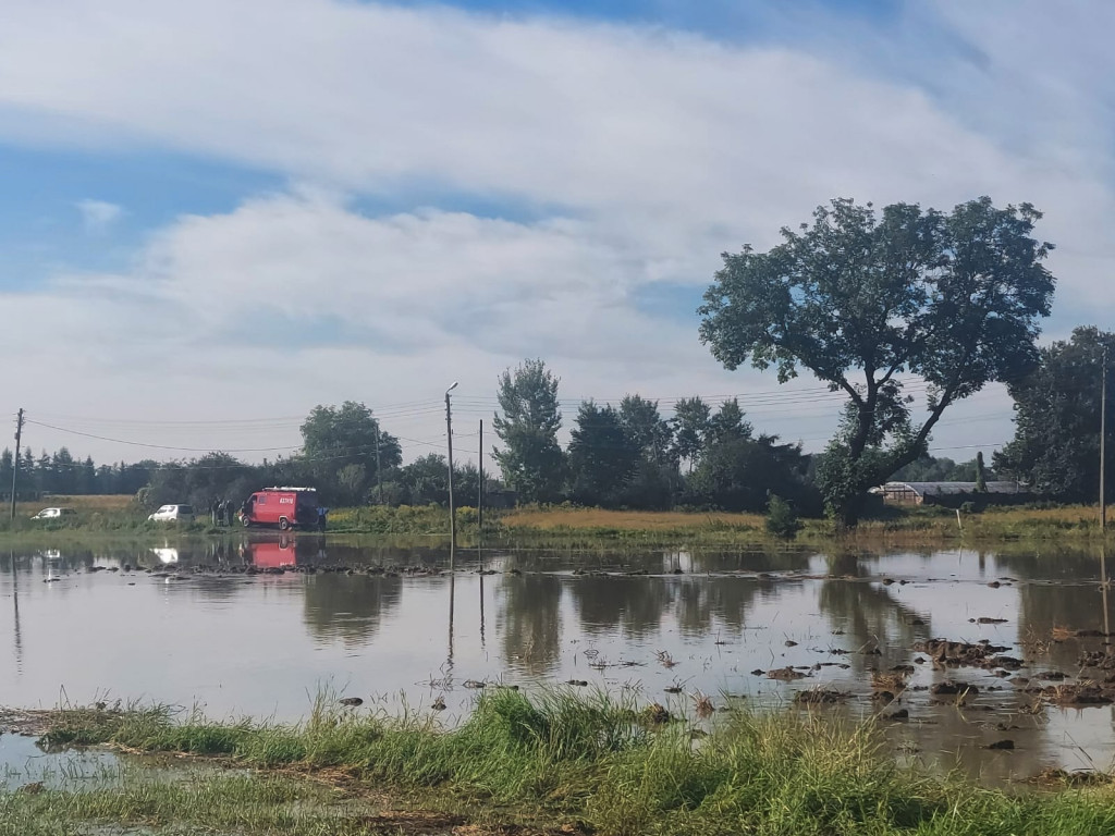 Rekordowa powódź, zamknięta hala sportowa
