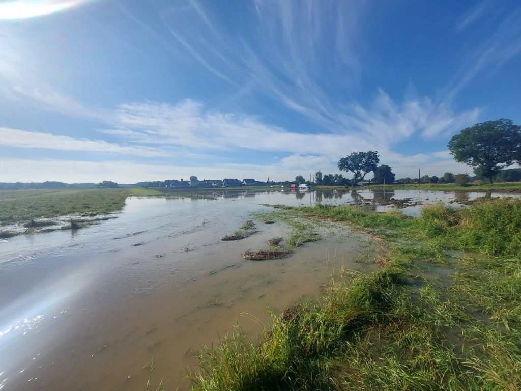 Rekordowa powódź, zamknięta hala sportowa