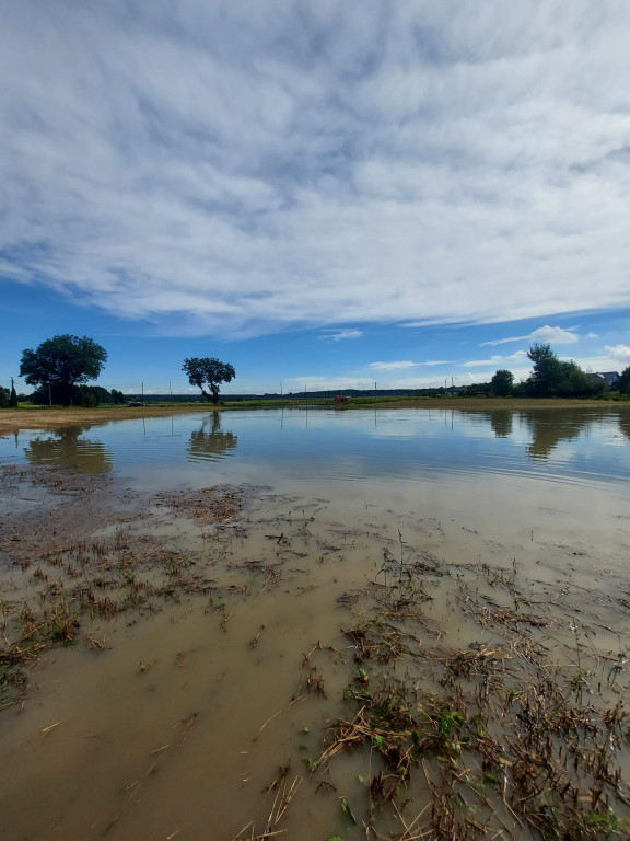 Rekordowa powódź, zamknięta hala sportowa