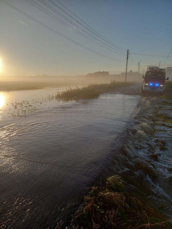 Rekordowa powódź, zamknięta hala sportowa