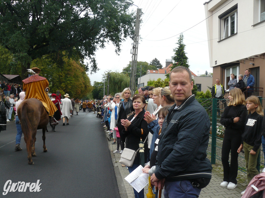 Gwarki 2022. Publiczność na pochodzie