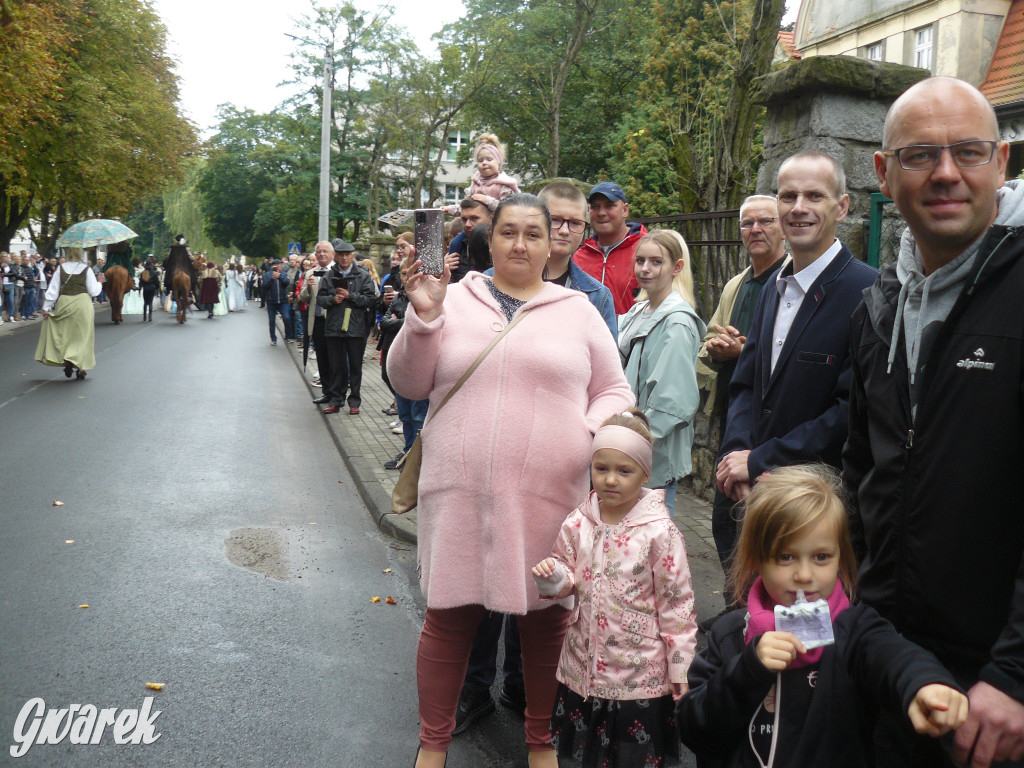 Gwarki 2022. Publiczność na pochodzie