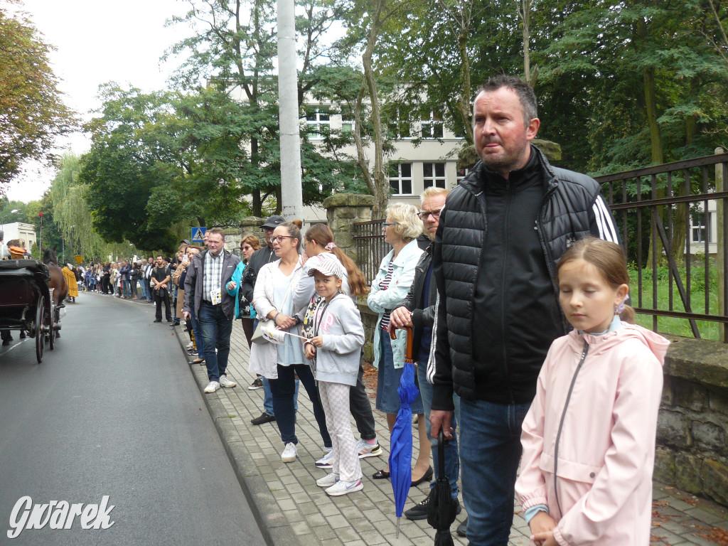 Gwarki 2022. Publiczność na pochodzie