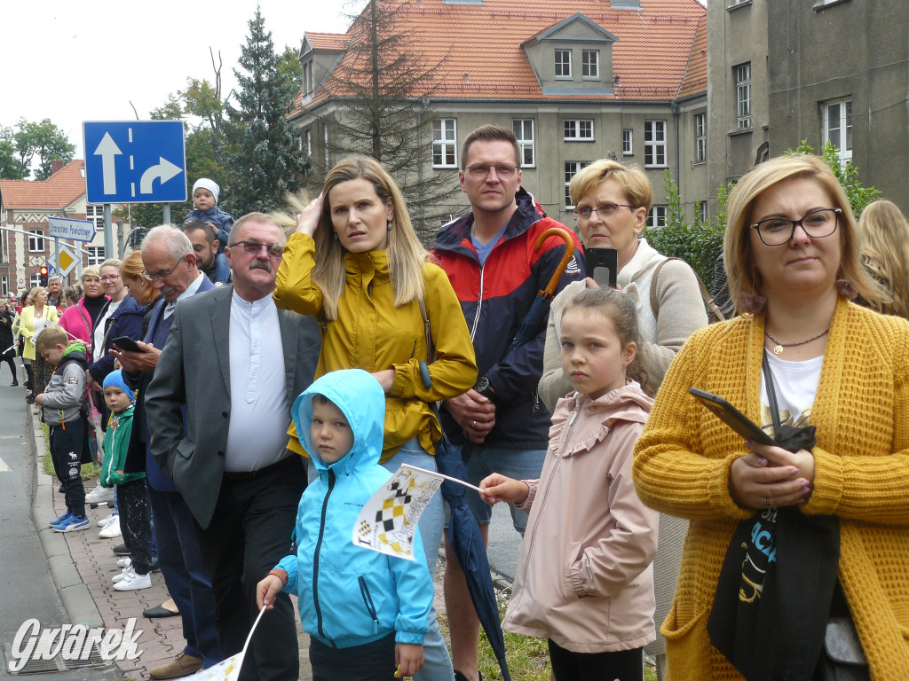 Gwarki 2022. Publiczność na pochodzie