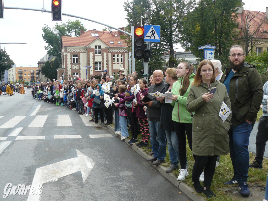 Gwarki 2022. Publiczność na pochodzie