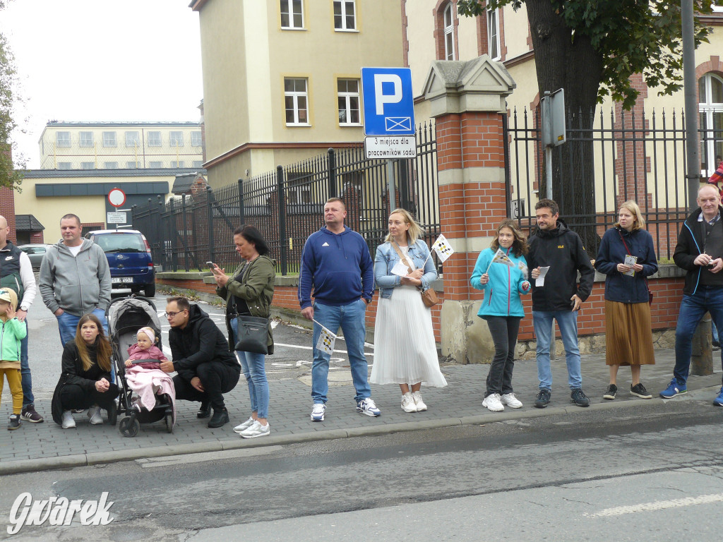 Gwarki 2022. Publiczność na pochodzie