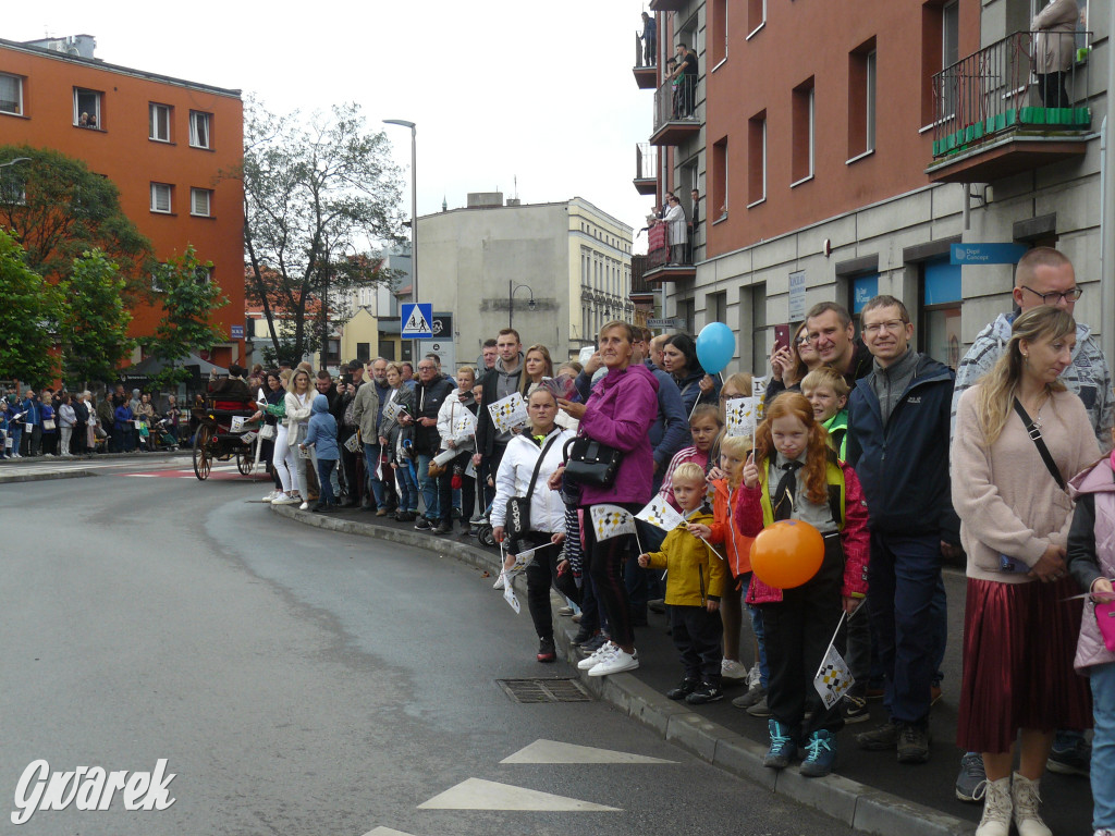 Gwarki 2022. Publiczność na pochodzie