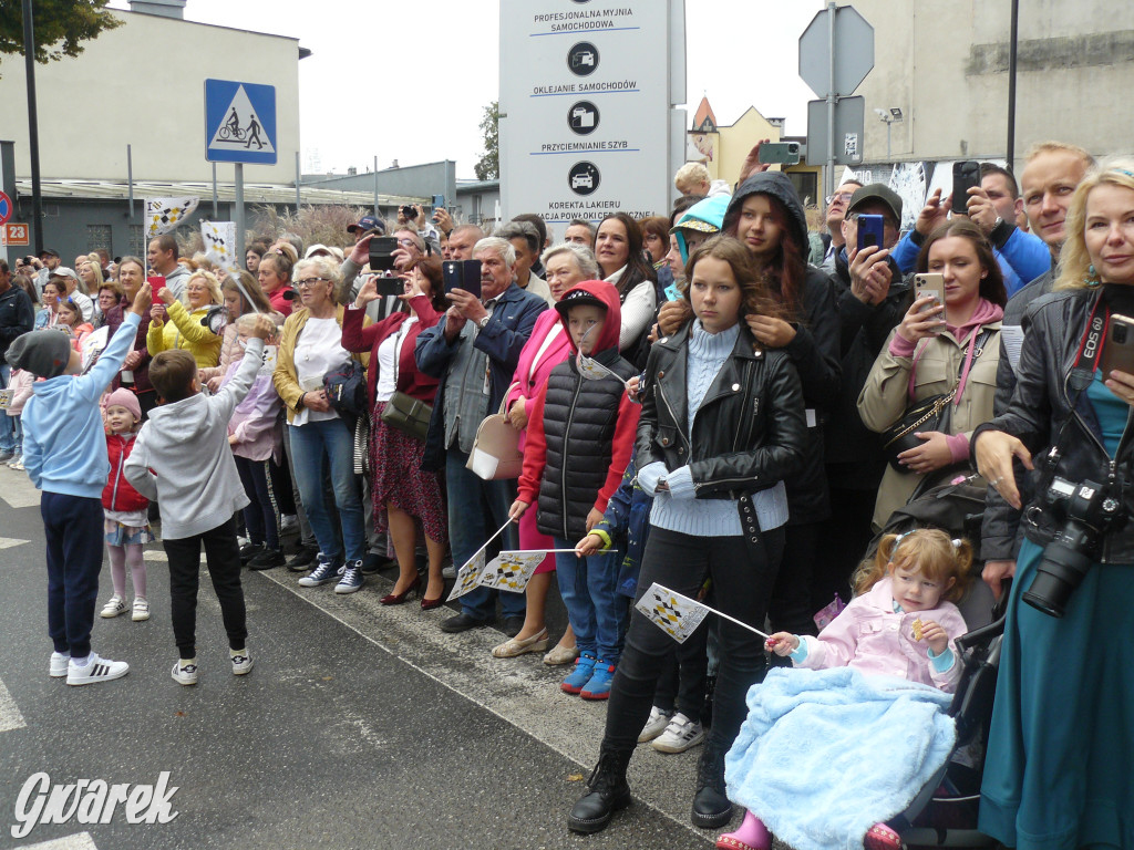 Gwarki 2022. Publiczność na pochodzie