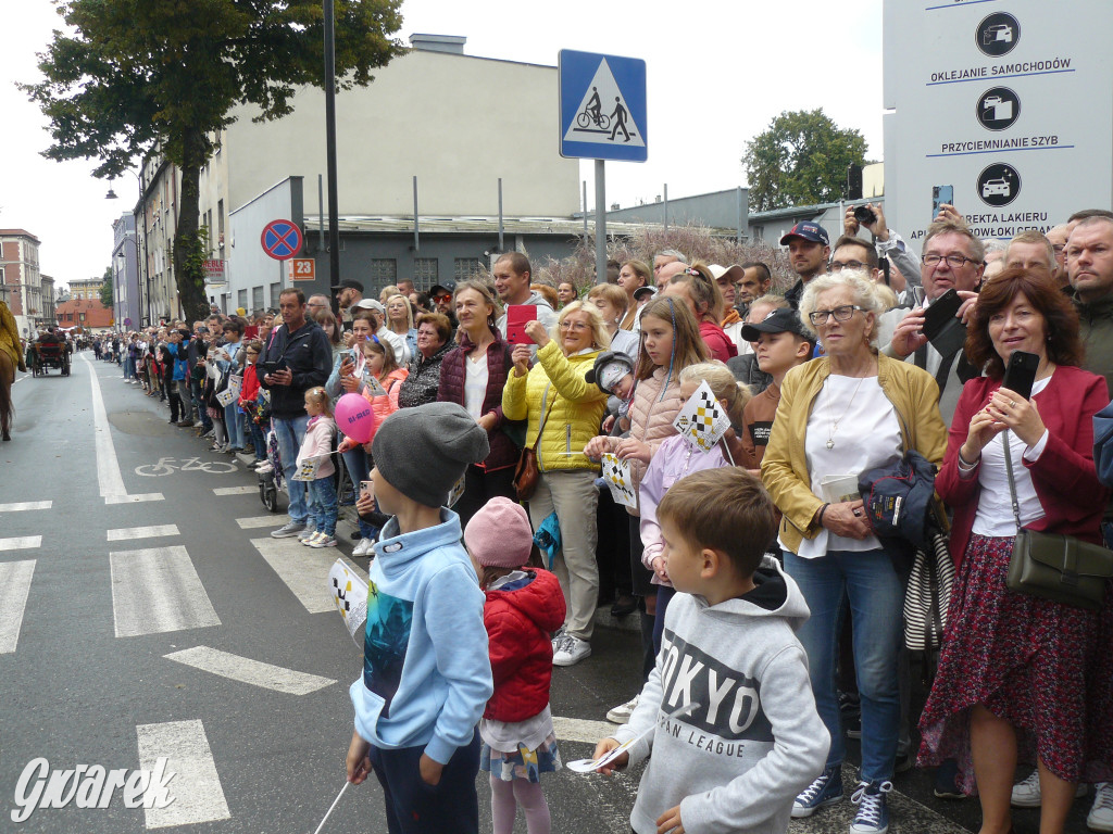 Gwarki 2022. Publiczność na pochodzie