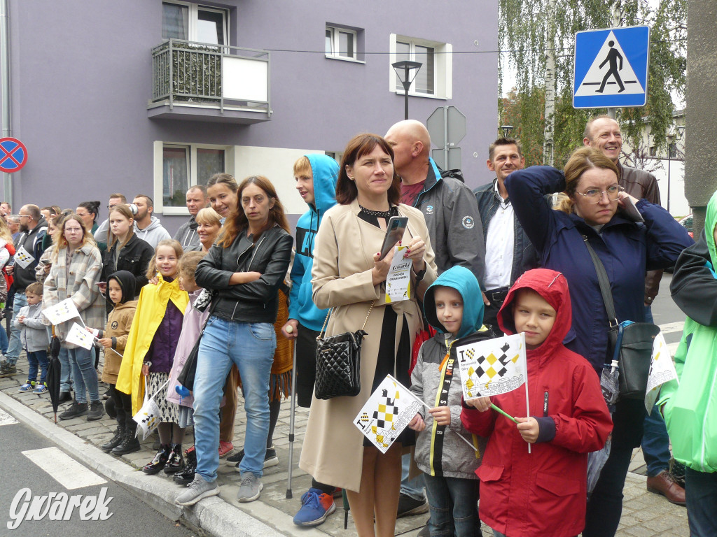 Gwarki 2022. Publiczność na pochodzie