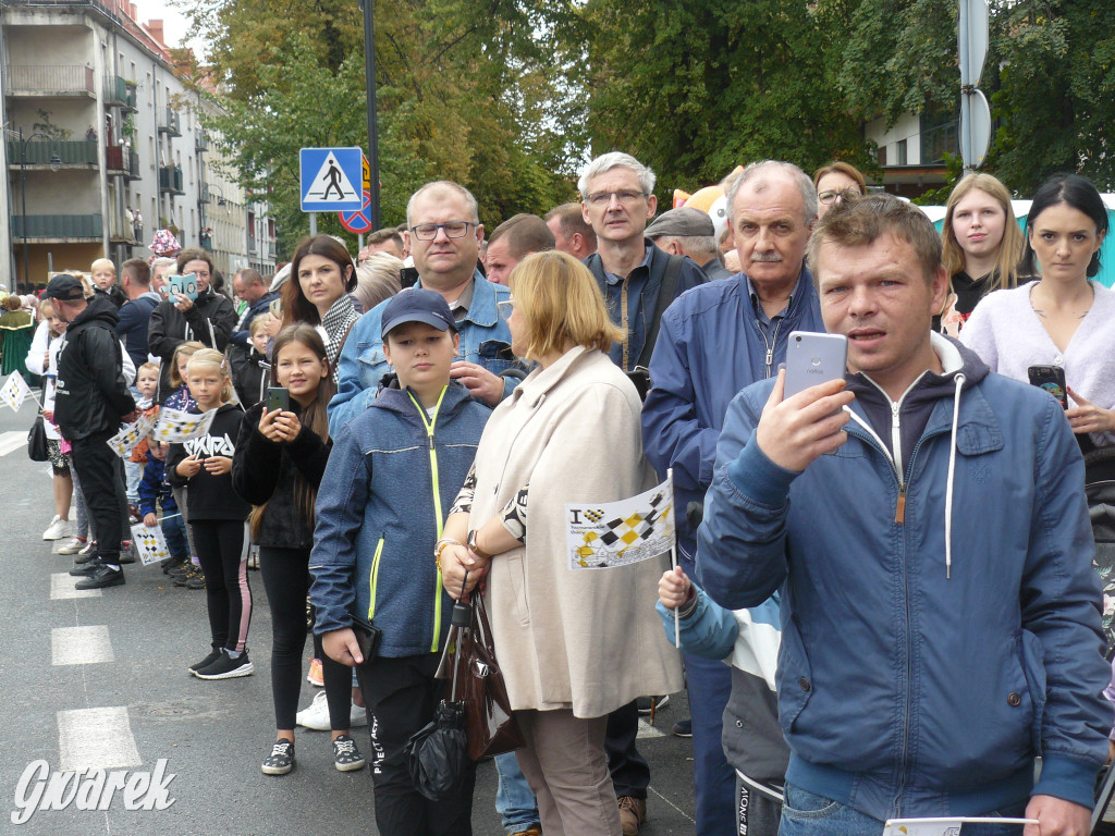 Gwarki 2022. Publiczność na pochodzie