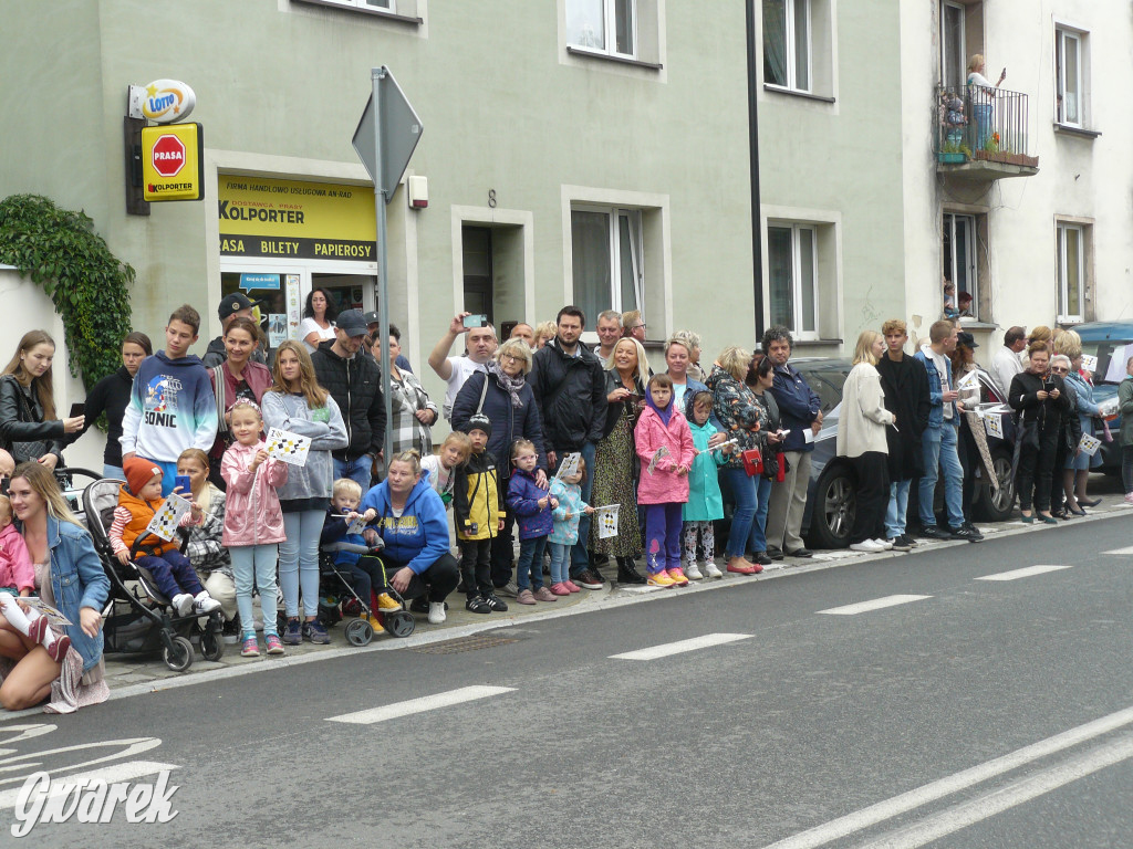 Gwarki 2022. Publiczność na pochodzie