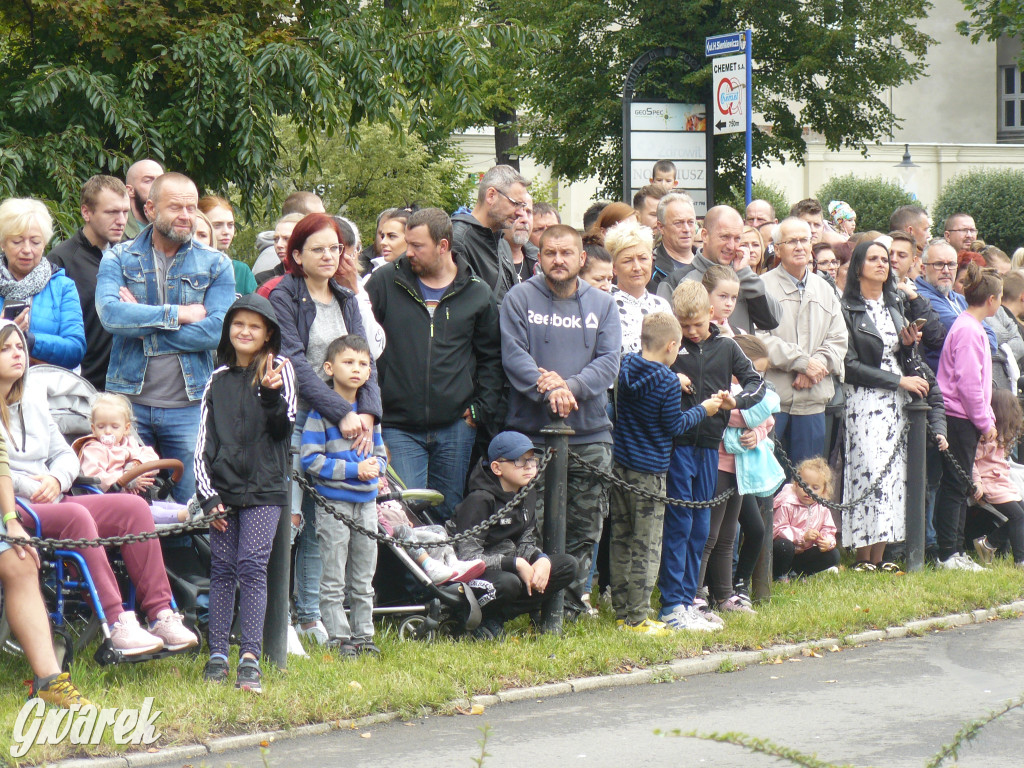 Gwarki 2022. Publiczność na pochodzie