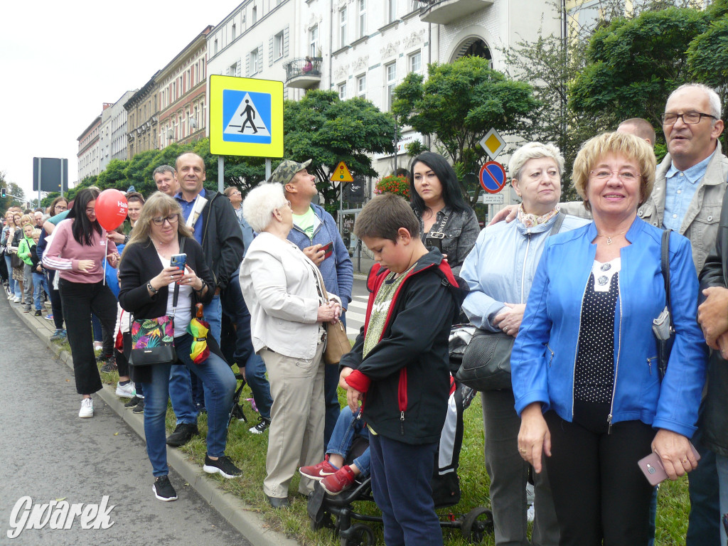 Gwarki 2022. Publiczność na pochodzie