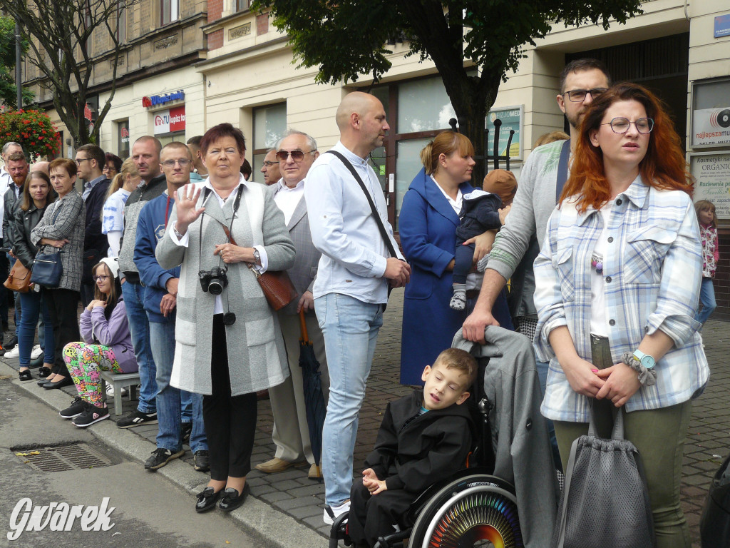 Gwarki 2022. Publiczność na pochodzie