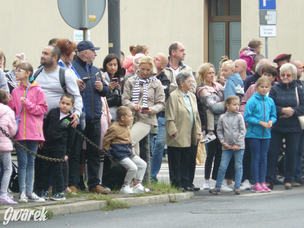 Gwarki 2022. Publiczność na pochodzie