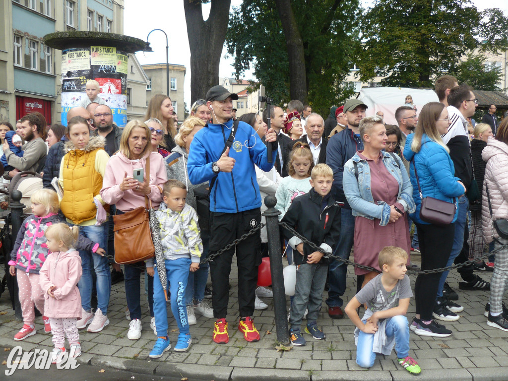 Gwarki 2022. Publiczność na pochodzie