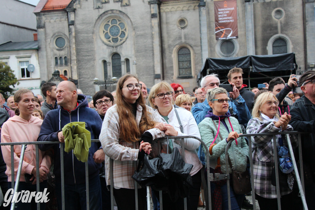 Gwarki 2022. Skaldowie, publiczność śpiewała z zespołem