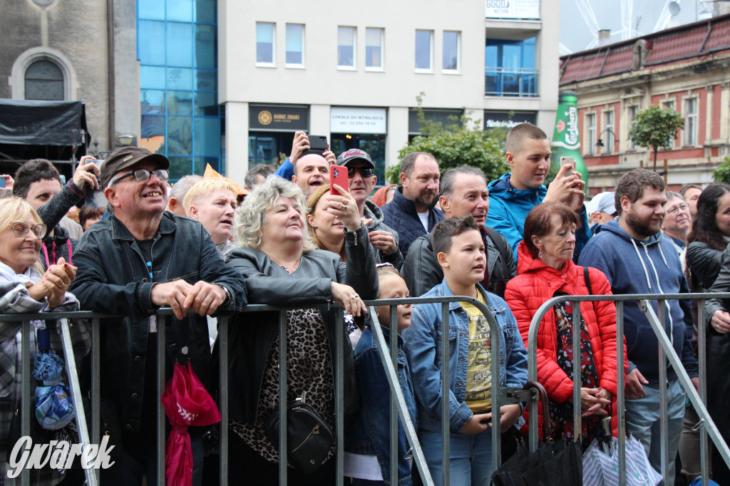 Gwarki 2022. Skaldowie, publiczność śpiewała z zespołem