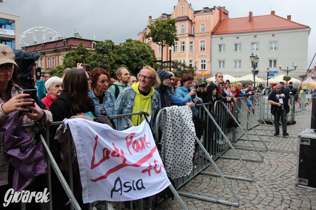 Gwarki 2022. Skaldowie, publiczność śpiewała z zespołem