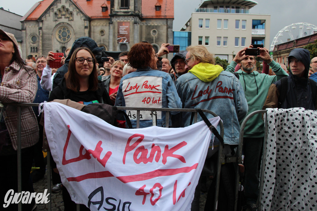 Gwarki 2022. Skaldowie, publiczność śpiewała z zespołem