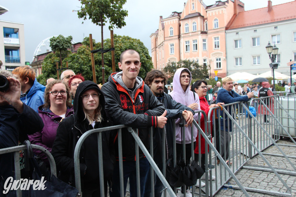 Gwarki 2022. Skaldowie, publiczność śpiewała z zespołem