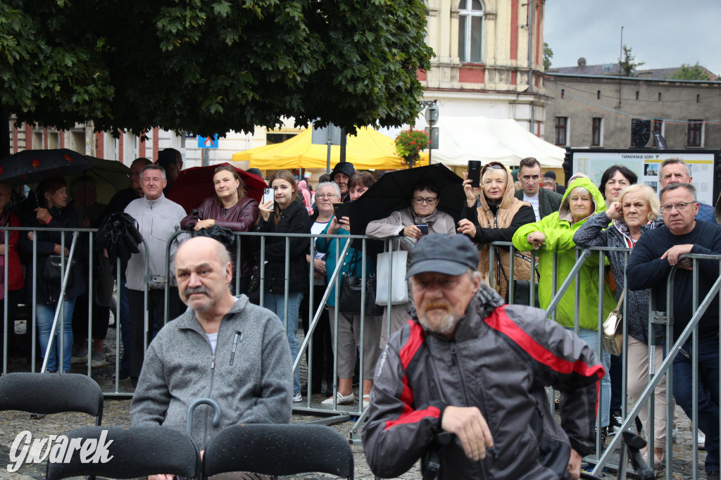 Gwarki 2022. Skaldowie, publiczność śpiewała z zespołem