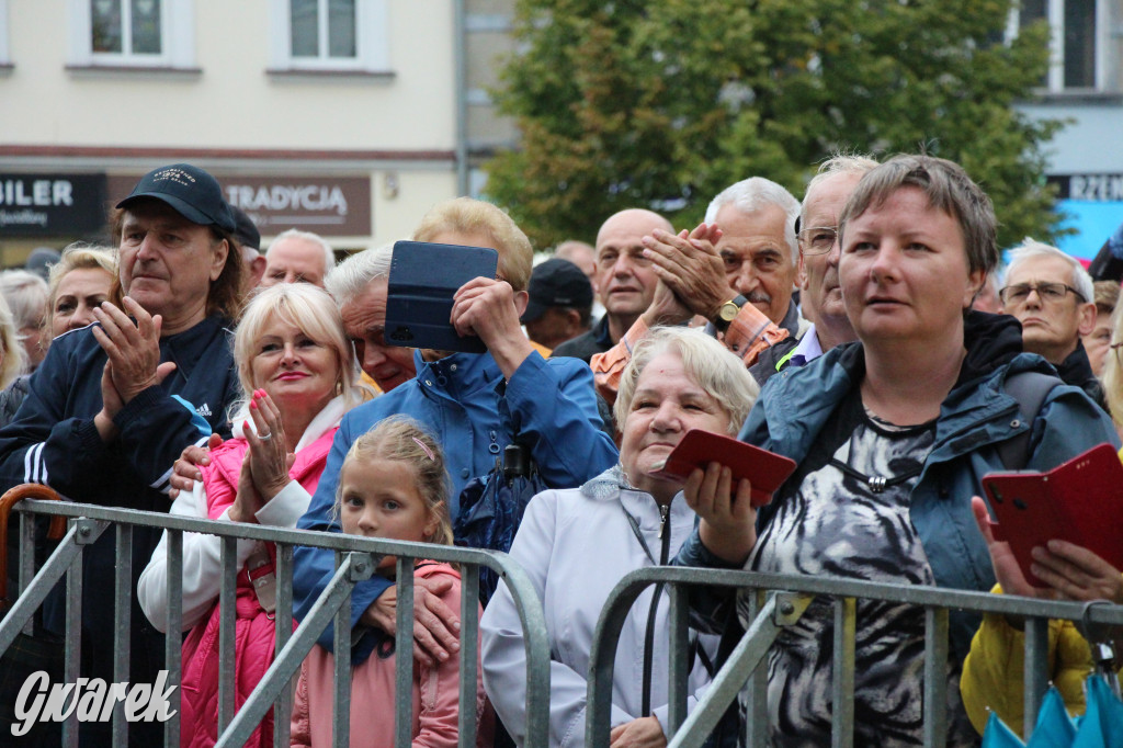 Gwarki 2022. Skaldowie, publiczność śpiewała z zespołem