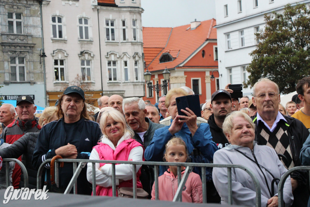 Gwarki 2022. Skaldowie, publiczność śpiewała z zespołem