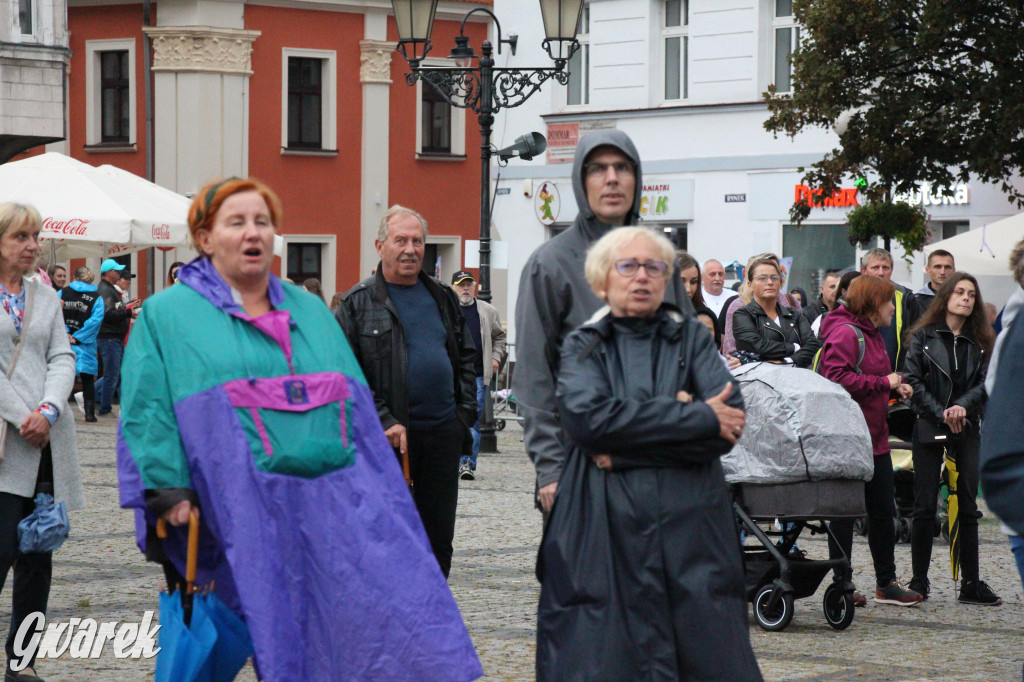 Gwarki 2022. Skaldowie, publiczność śpiewała z zespołem