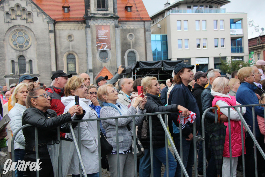 Gwarki 2022. Skaldowie, publiczność śpiewała z zespołem