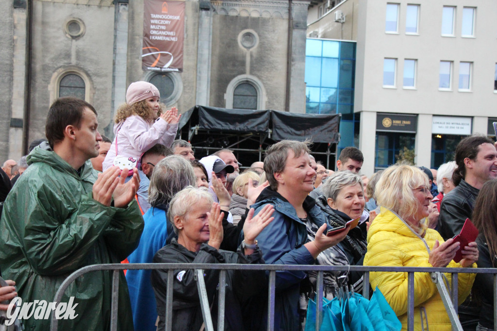 Gwarki 2022. Skaldowie, publiczność śpiewała z zespołem