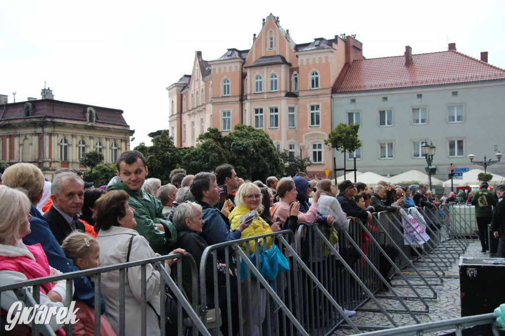 Gwarki 2022. Skaldowie, publiczność śpiewała z zespołem