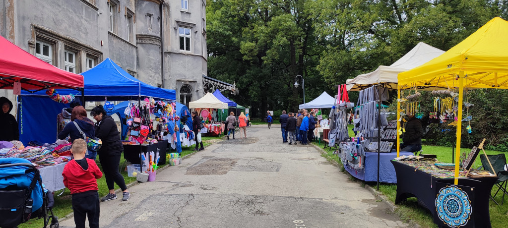 Nakło Śląskie. Świetna zabawa w pałacu i parku