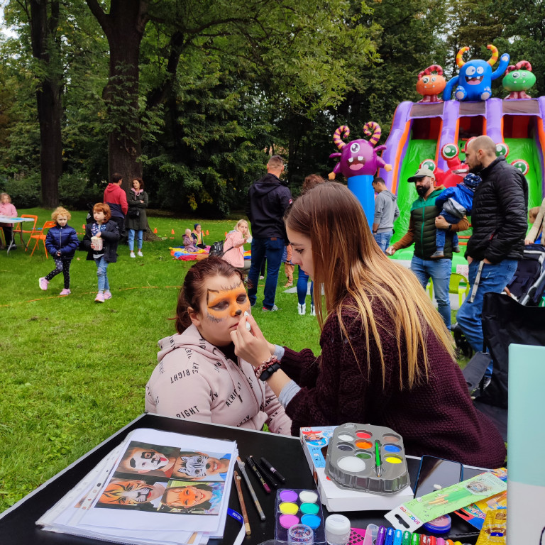 Nakło Śląskie. Świetna zabawa w pałacu i parku