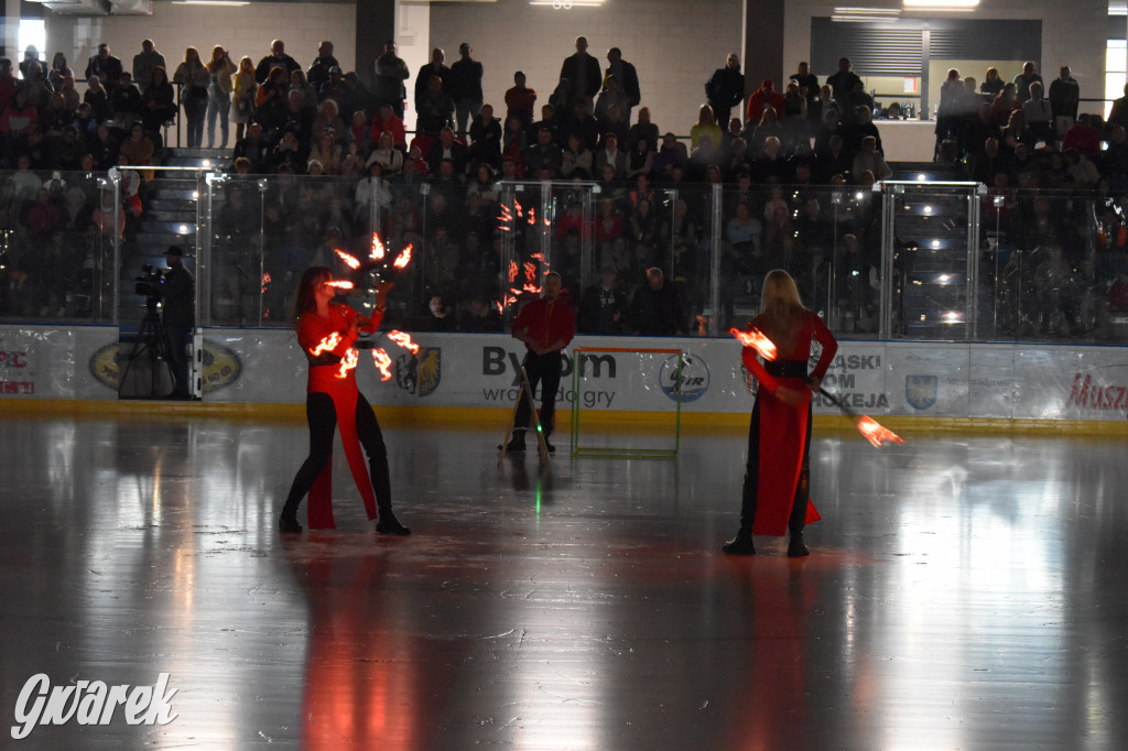 Mecz charytatywny. Na lodzie Czerkawski i Wołosz