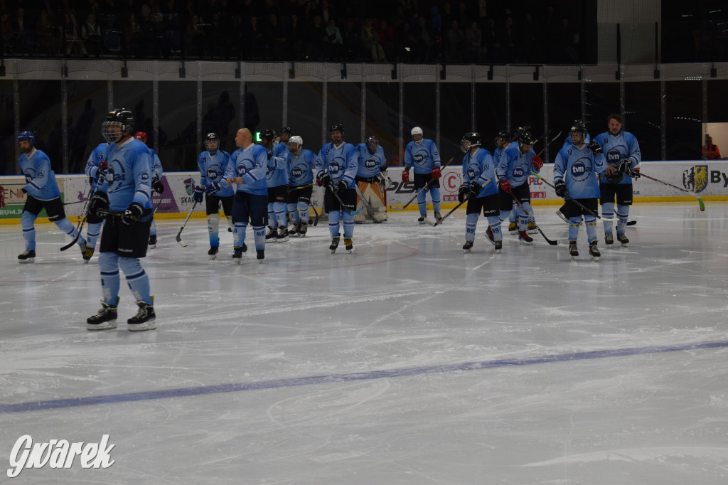 Mecz charytatywny. Na lodzie Czerkawski i Wołosz