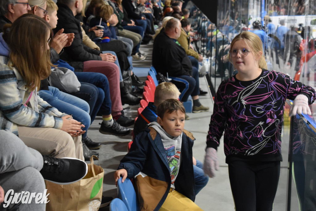 Mecz charytatywny. Na lodzie Czerkawski i Wołosz