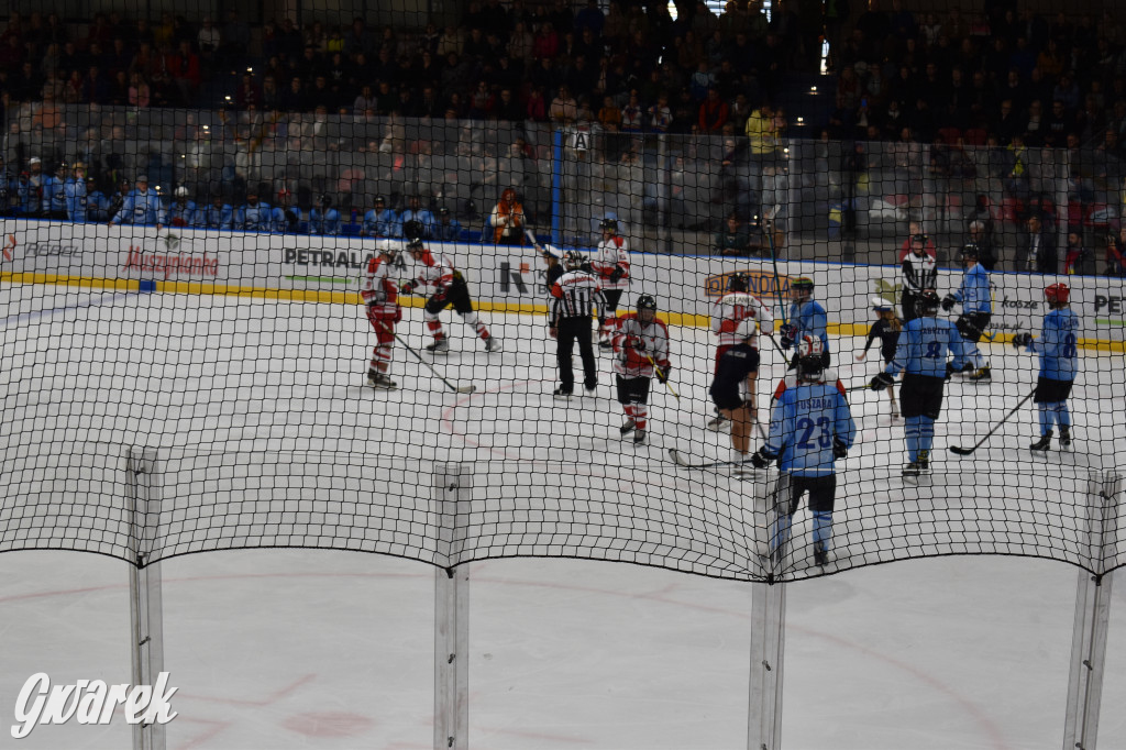 Mecz charytatywny. Na lodzie Czerkawski i Wołosz