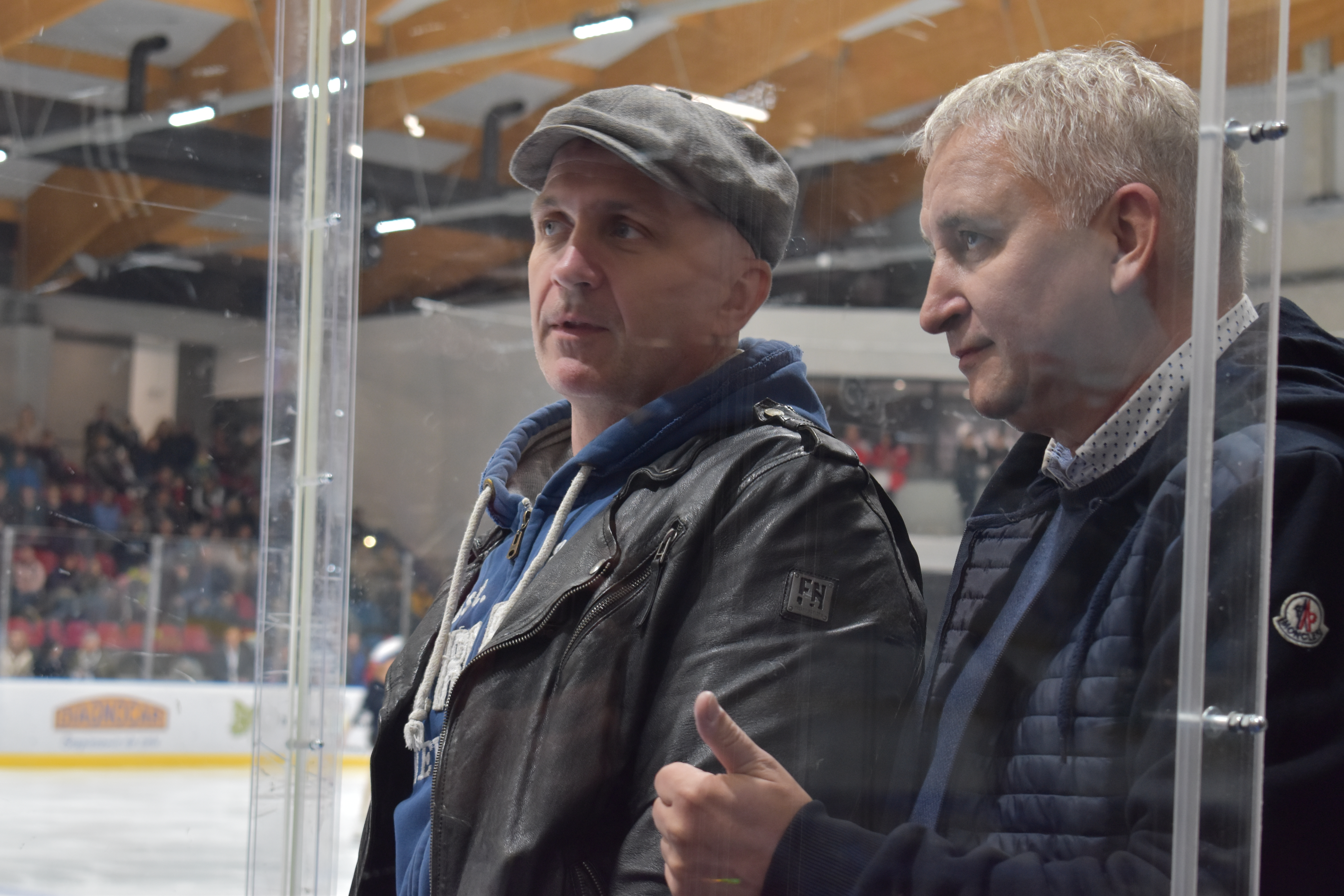 Mecz charytatywny. Na lodzie Czerkawski i Wołosz