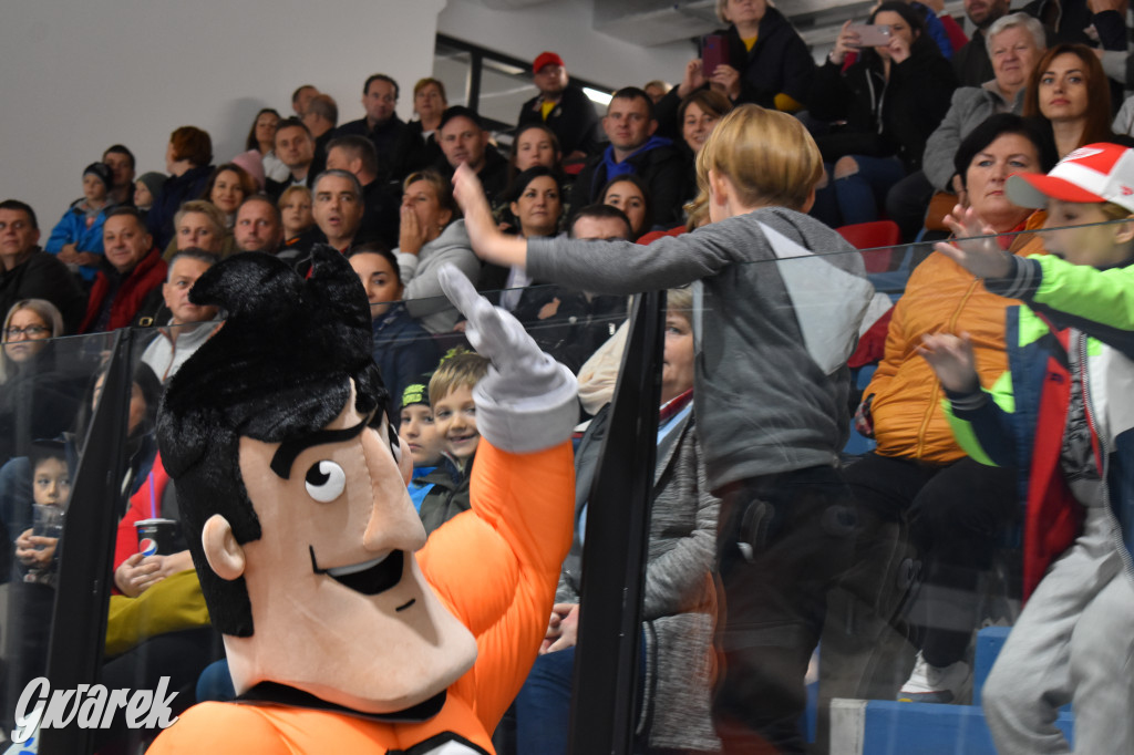 Mecz charytatywny. Na lodzie Czerkawski i Wołosz